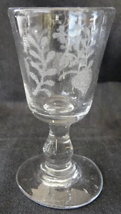Verre à liqueur gravé à l’acide sur pied 2,5 cl – raffinement vintage – REF 1605 - Picture 1 of 5