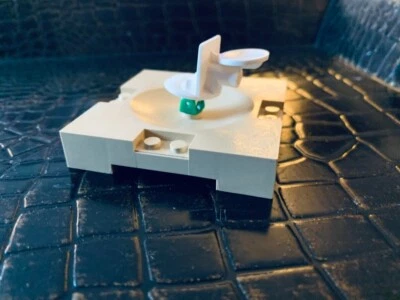 Placa base de cancha de fútbol de campo beige Lego vintage con base de jugador blanca Foto 1 de 3