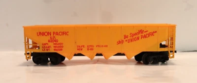  Union Pacific UP 62040 HO Scale Model 4-Bay Open Hopper  - Image 1 of 4