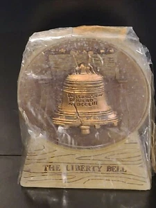 VINTAGE AMERICAN HERITAGE FINE WAX CANDLE THE LIBERTY BELL NEW OLD STOCK - Picture 1 of 7