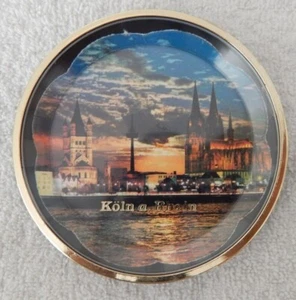 Mini plato de recuerdo vintage de Colonia del Rin, Alemania - plástico, con soporte - Imagen 1 de 3