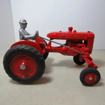 Driver Arcade Farmall A Culti-Vision nichelato made USA 1/12 IH-7050-E - Immagine 1 di 4
