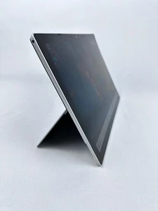 Microsoft Surface Pro 7 i5-1035G4 8GB RAM 256GB SSD Cracked Screen Win11 - Picture 1 of 19
