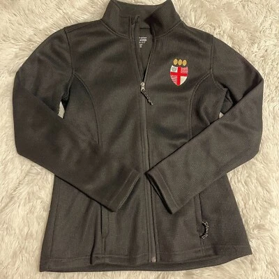 Sudadera Charles River Apparel para mujer talla pequeña negra con cremallera y escudo usada en excelente estado Foto 1 de 4