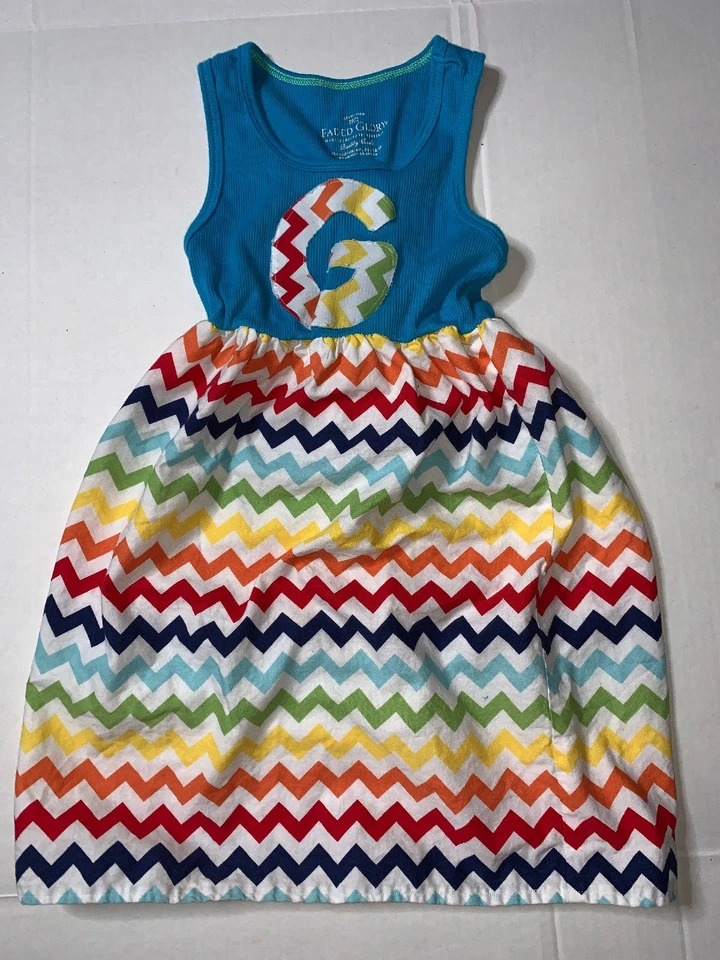 Usado - Vestido Gloria Desteñido Niñas (Talla S/6) Foto 1 de 4