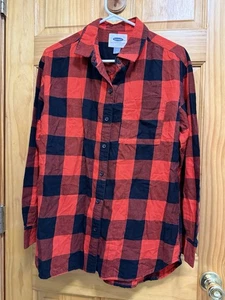 Camisa de novio Old Navy para mujer mediana roja negra búfalo a cuadros con botones - Imagen 1 de 8