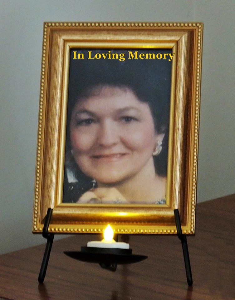 CABALLETE TRIBUTO DE METAL FUNDIDO NEGRO CON FOTOS CONMEMORATIVAS DE LUZ DE TÉ "EN AMOROSA MEMORIA" Foto 1 de 4