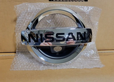 New OEM Front Grille Emblem w / Camera Spot Fits 2015-2022 Murano 14-16 Rogue - Image 1 of 3