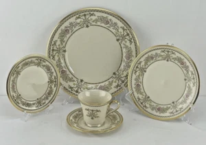 Lenox Castle Garden Five Piece Place Setting(s) in Excellent Condition - Picture 1 of 21