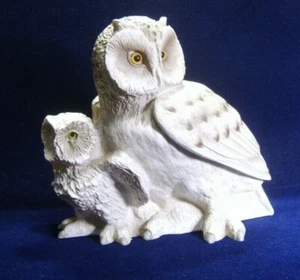 Large Snowy Owl Figurine with Owlet - Picture 1 of 10