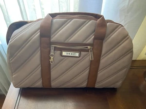 BOLSO DE LONA DKNY BIAS COLLECTION FIN DE SEMANA Rosa Polvoriento Agua de Rosas - Imagen 1 de 12