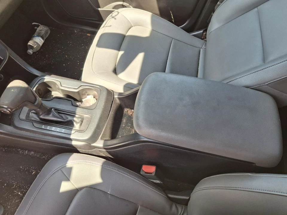 2016 Chevrolet Colorado Used Shifter Lever/Knob RWD 2.50L OEM 3670228 - Image 1 of 4