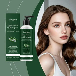 Shampoo Capelli al Rosmarino 100ml Deterge e Nutre Delicatamente la Cura del Cuoio Capelluto I0I2 - Foto 1 di 13