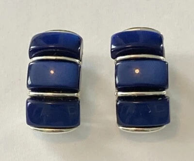 PENDIENTES VINTAGE LISNER TERMOESTABLE PLATA Y AZUL LUCITA CLIP 1” Foto 1 de 4