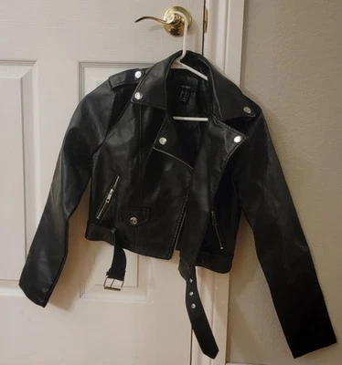 Jaqueta de couro preta Forever 21 tamanho P - Imagem 1 de 3