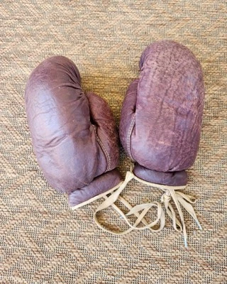 Guantes de Boxeo Wilson 308 Cuero Borgoña Antiguos/Vintage Años 40 - 1950 Foto 1 de 4