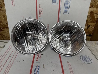 Оригинальные галогенные фары в стандартном стиле для Jeep JK Wrangler с парой ламп 2007–2018 OIIIO - Изображение 1 из 4