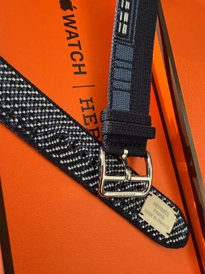 Apple Watch Hermès Band- 42mm Bleu Nuit Faubourg Party - Image 1 of 4