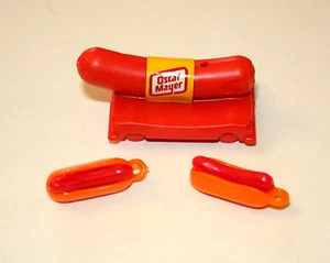 Premuim Toy Oscar Meyer Wieners Hot Dogs Plastic Whistle + 2 Charm NOS New 1970s - Picture 1 of 1
