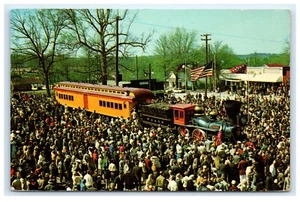 CROWD AT BIG SHANTY KENNESAW GEORGIA GREETS THE GENERAL CHROME  POSTCARD VG B4 - Picture 1 of 2