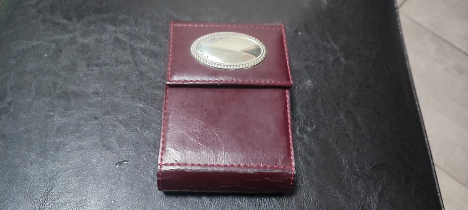 PORTACARTE DA GIOCO CON MATITA - BLOCCHETTO - SEGNAPUNTI  CON BLASONE IN ARGENTO - Immagine 1 di 4