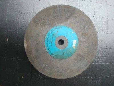 Wolf Aluminium Oxide Bench Grinding Wheel 60G (200mm x 25mm) - Image 1 of 2