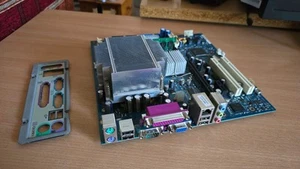 Carte mère Fujitsu Siemens D2151-A1 W26361-W107-X-02 (carte Esprimo P 5905) - Photo 1/24