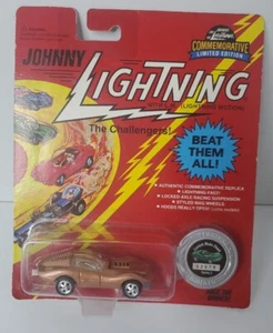 Johnny Lightning Commemorative Limited Edition Rosegold Custom Mako Shark NEU  - Bild 1 von 5