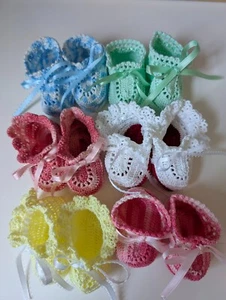 NEW Hand Crochet NEWBORN Baby Booties - Picture 1 of 14