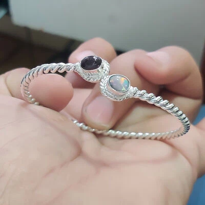 Bracciale rigido in argento sterling 925 con opale di fuoco etiope e onice... - Immagine 1 di 4