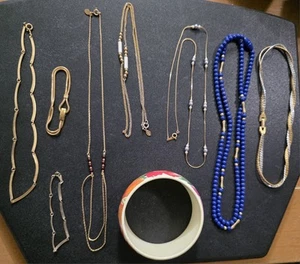 Vtg Lot Of 9 Avon Jewelry Pcs: Necklaces Bracelets/Bangle. Gold Tone, Chains Etc - Picture 1 of 14