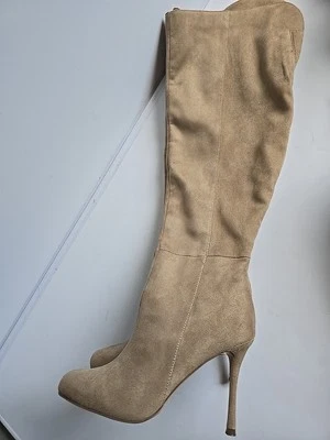 Jessica Simpson Vallrie Botas de Tacón Alto Sobre la Rodilla Punta Beige Gamuza Foto 1 de 4