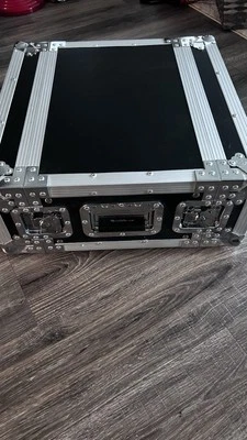 Road Runner Deluxe Turntable Hard Case Black Travel Storage No Defects - Image 1 of 4