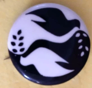 Peace Dove - Black and white on a 1972 Yin-Yang design - LA and NYC Peace button - Picture 1 of 1