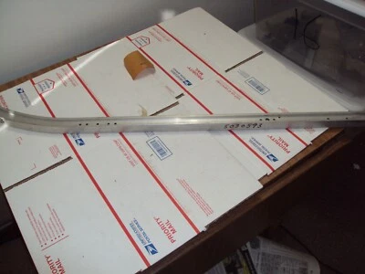 NUEVO, OEM Skidoo Blizzard 9500, 7500 suspensión riel deslizante, 503059300 Foto 1 de 2