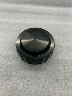 Lucky 7 燃油帽铝黑色。   适用于所有 Sprint、Low Pro 和油箱 — 第 1/2 张图片