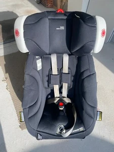 Britax Safe-n-Sound Platinum PRO Car Seat - *Used. In good condition* - Picture 1 of 3