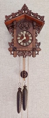 SMALL CLASSIC ANTIQUE RAILROAD STYLE CUCKOO CLOCK - Image 1 of 4