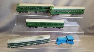 CLEARANCE, TRIANG & AIRFIX, 3 CAR DMU, CLASS 31 & 0-4-0 DIESEL SHUNTER UNBOXED - Picture 1 of 14