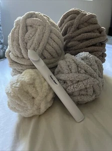 Best Quality Bulky Super Chunky Chenille Yarn Set With Crochet Hook Kit - Picture 1 of 11