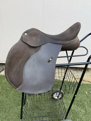 17.5” BROWN Wintec 2000 All Purpose Saddle CAIR suede seat adjustable - Image 1 of 4