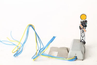 Märklin H0 7037 H0 Vorsignal mit stellbarem Zusatzflügel    (338197) - Bild 1 von 2