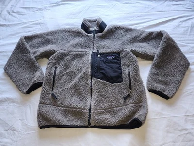 CHAQUETA DE HOMBRE PATAGONIA CLÁSICA RETRO-X POLAR DEE PILE CREMALLERA COMPLETA GRIS/NEGRO TALLA XS Foto 1 de 4