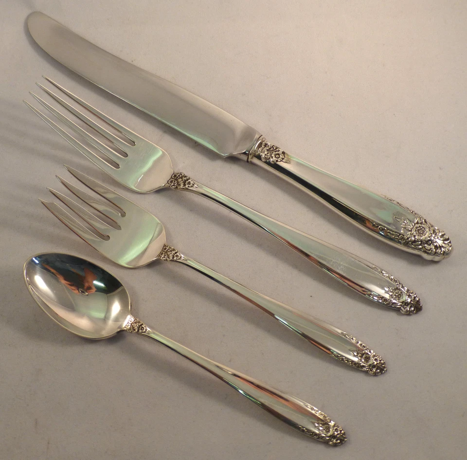 Ajuste(s) de lugar Prelude-International Sterling tamaño cena francés de 4 piezas Foto 1 de 4