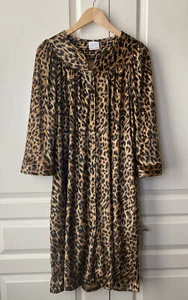 Simply Basic Leopard Print Snap Front Housecoat House Dress Robe Sz Large - Picture 1 of 5