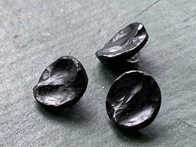 6 x schwarzer Glasknopf mit Kunststofföse, gewellte  Oberfläche,  12 - 14 mm - Bild 1 von 4