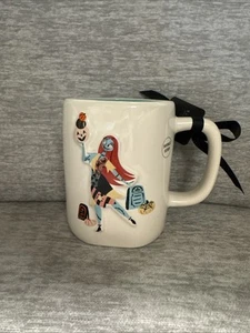 NUEVA Taza Disney por Rae Dunn Pesadilla Antes De Navidad Sally “Scream Queen” - Imagen 1 de 4