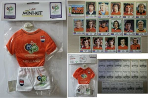 FUSSBALL MINI-TRIKOT WM 2006 + 17 x PANINI WCS 1974 HOLLAND NEDERLAND J. CRUYFF - Picture 1 of 5