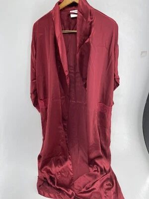 Conjunto de Ropa de Dormir Cabernet Pantalones 100% Poliéster, Camisa Botón Frontal y Bata Roja Foto 1 de 4