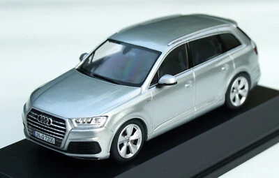Audi Q7 quattro Typ 4M Bj. 2015-2019, Lamina Argento, Spark / Minimax-Modell 1: - Immagine 1 di 4